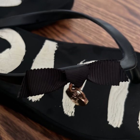 hello Juicy flip-flops with Bow and gold emblem - Picture 7 of 8